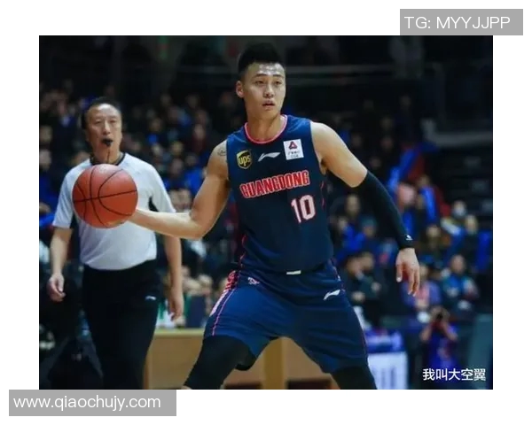 上海篮球队节奏变革引发热议球迷热情与战术创新的碰撞 上海篮球队节奏变革引发热议球迷热情与战术创新的碰撞